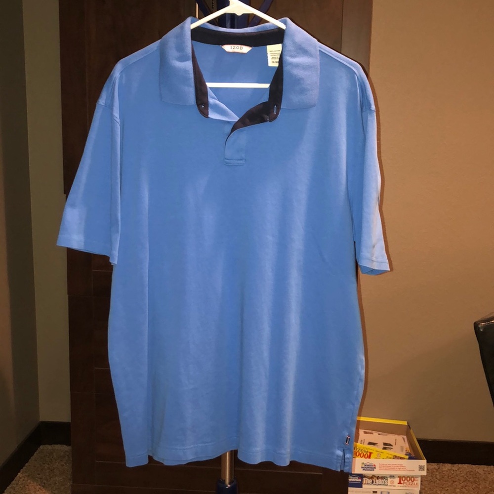 Men’s XL Izod golf shirt.